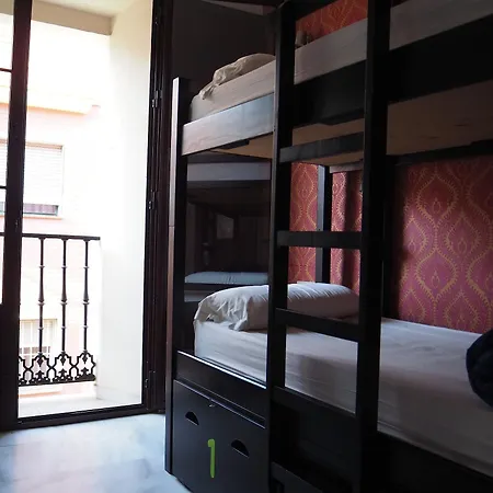 Hostal Oasis Mochileros' Palace *